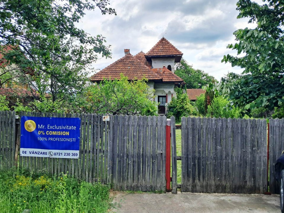 Casa cu teren la Polovragi 