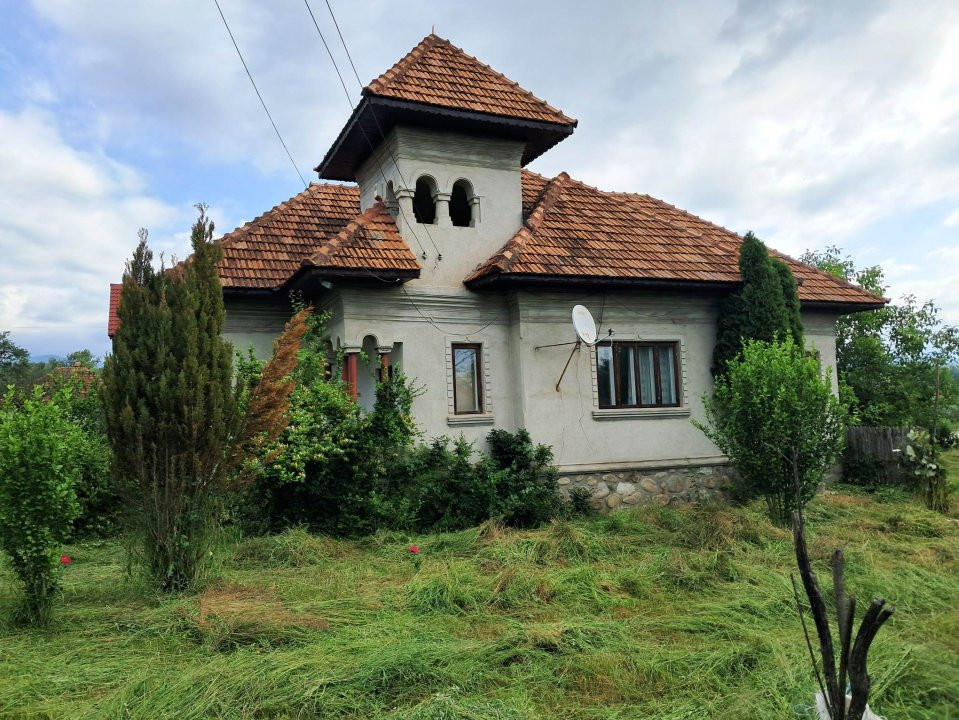 Casa cu teren la Polovragi 