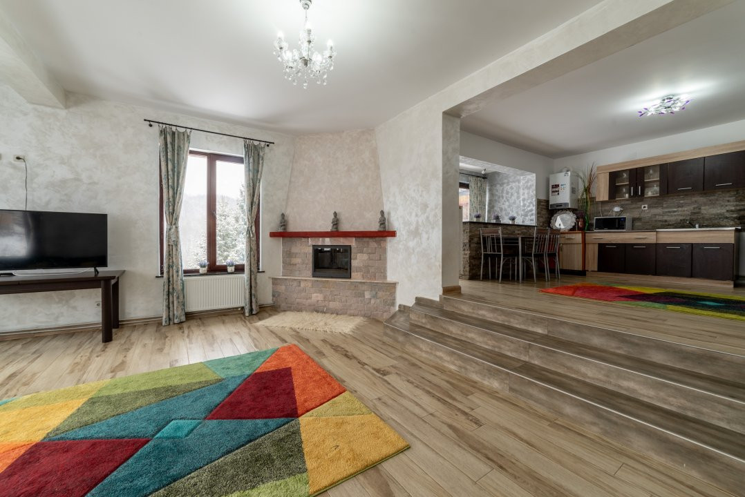 Casa imbratisata de padure - Valea Ursului, Bascov