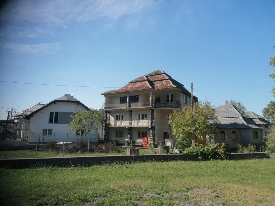 De Vânzare Casa/Oportunitate Comercială