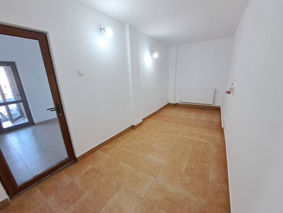 Spatiu Comercial Stradal – Spitalul Mioveni, Bd. Dacia, Racovita