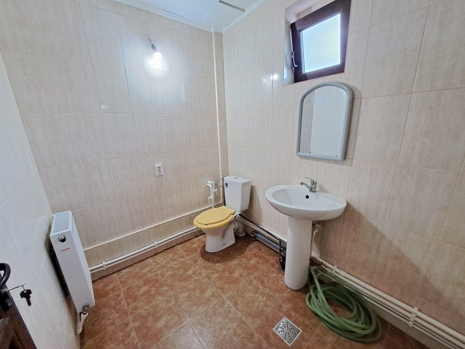 Spatiu Comercial Stradal – Spitalul Mioveni, Bd. Dacia, Racovita