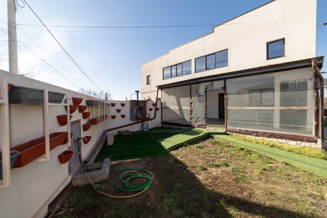 Apartament 3 camere cu terasa și curte!!!!