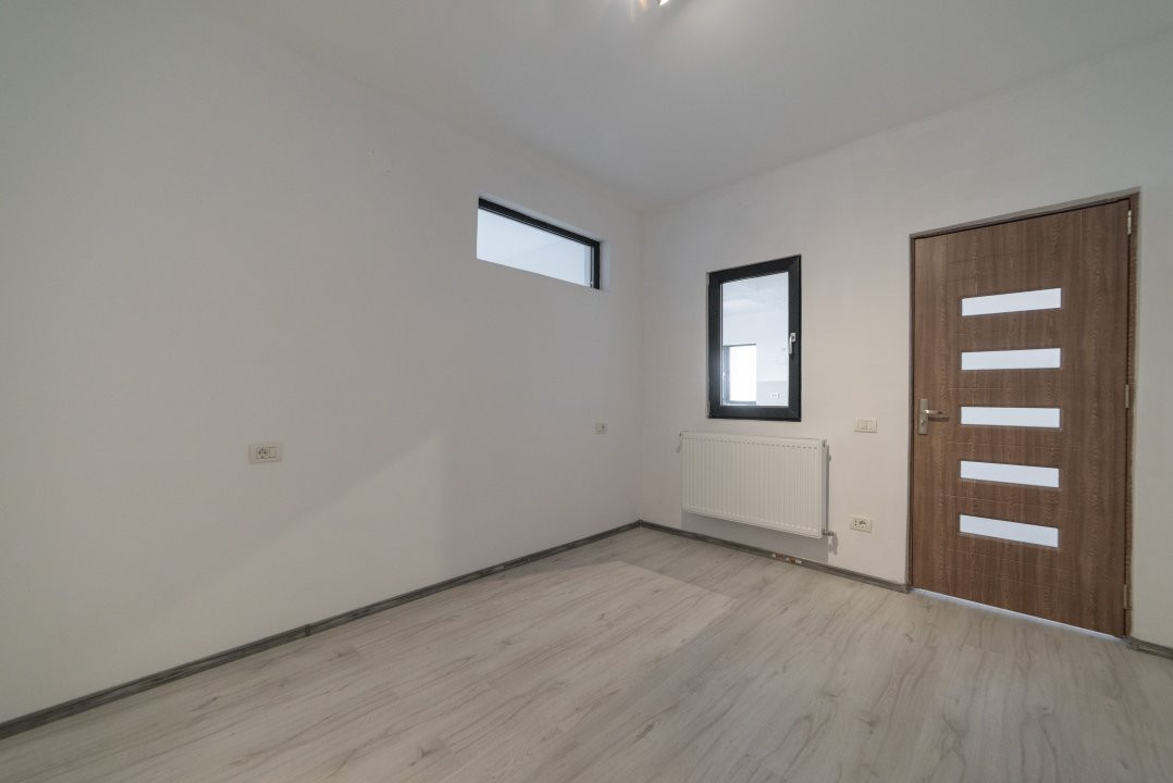 Apartament 3 camere cu terasa și curte!!!!