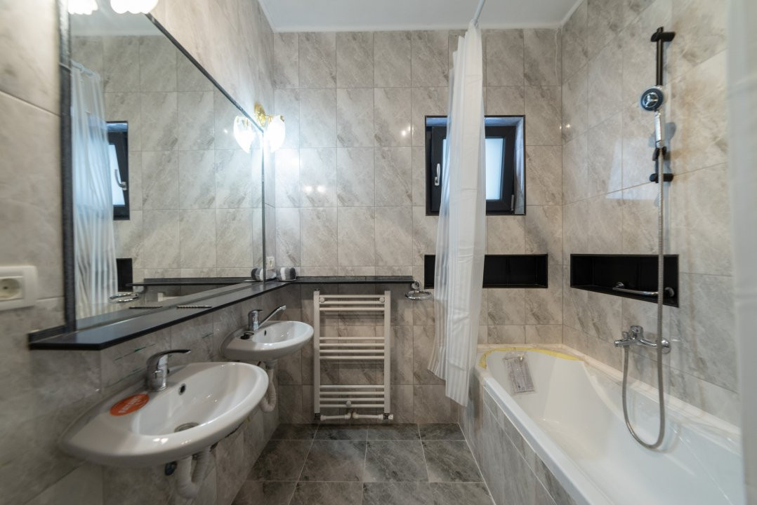 Apartament 3 camere cu terasa și curte!!!!