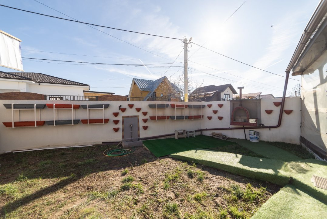Apartament 3 camere cu terasa și curte!!!!