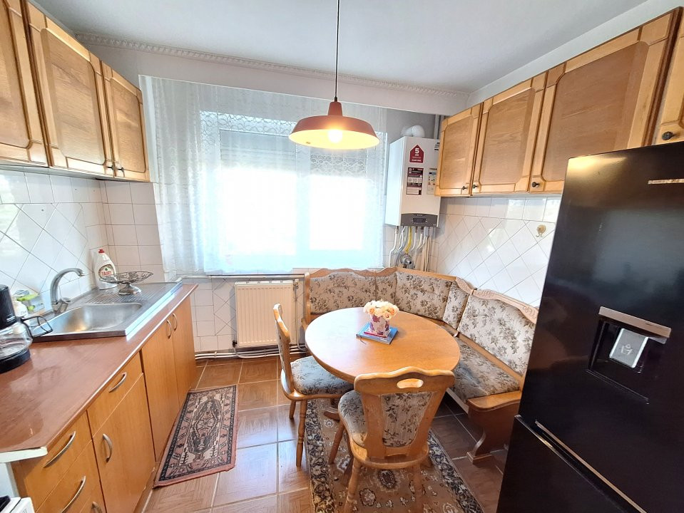 Apartament 4 camere Exercitiu-Bibescu, Etaj 2, centrala termica