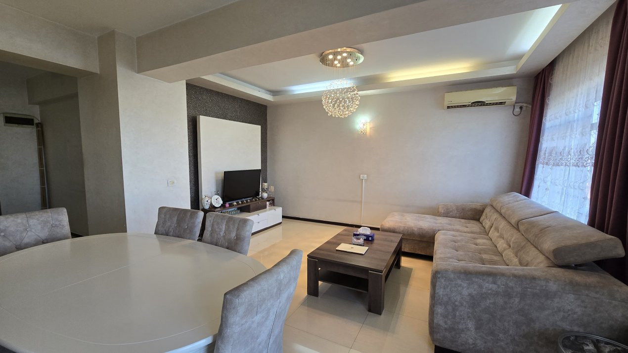 Apartament spatios de 4 camere.