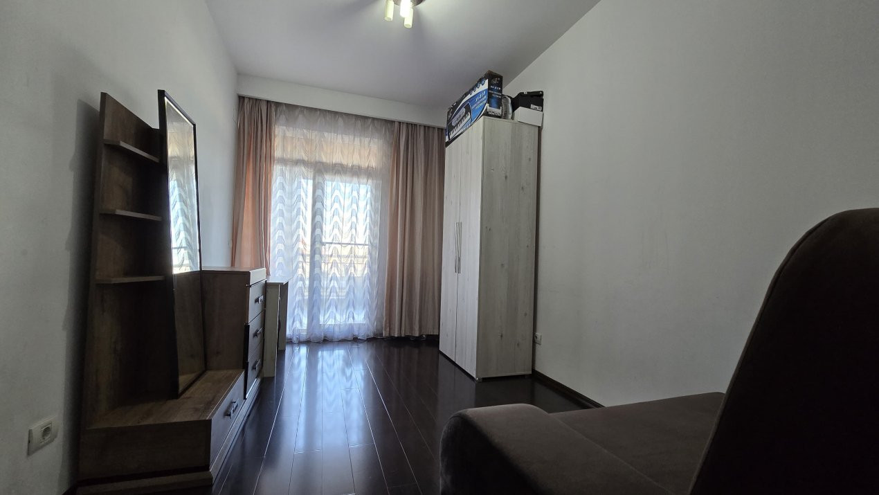 Apartament spatios de 4 camere.