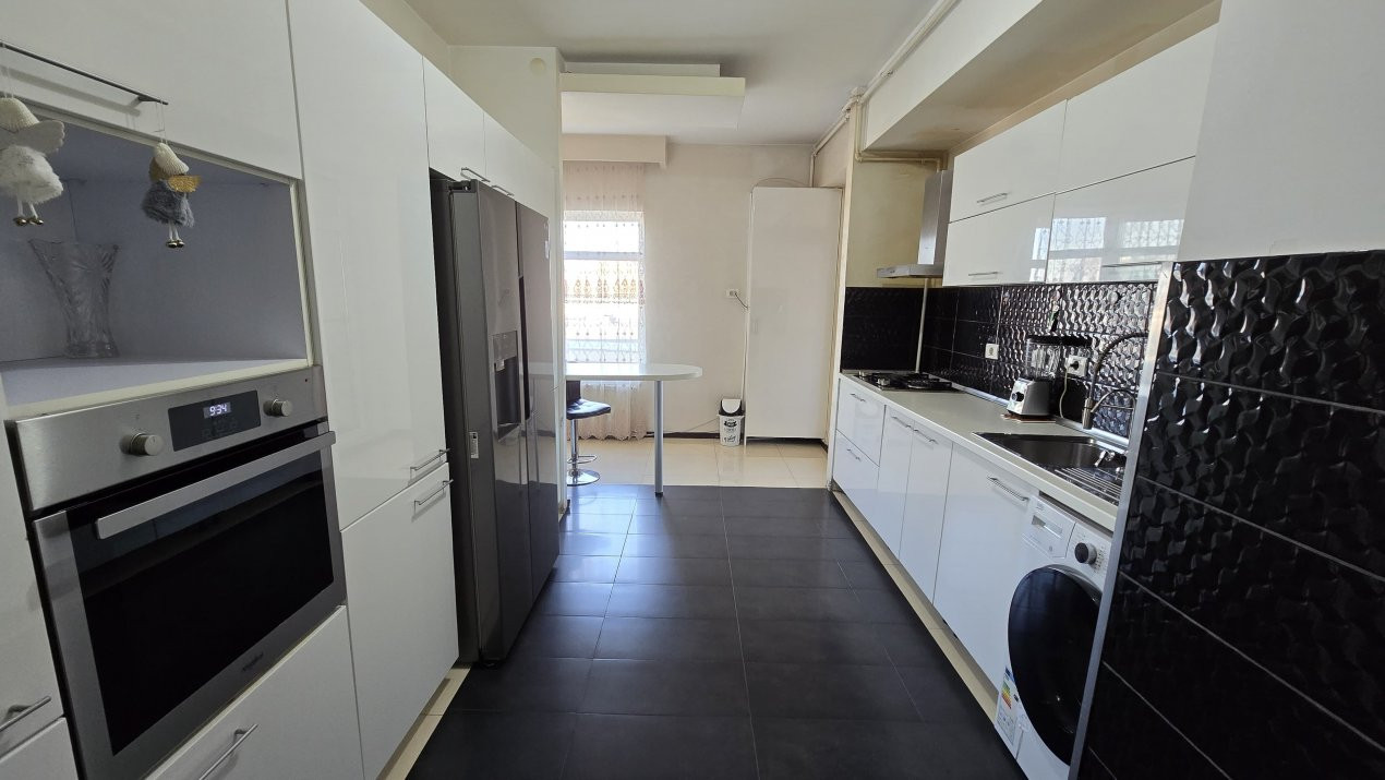 Apartament spatios de 4 camere.
