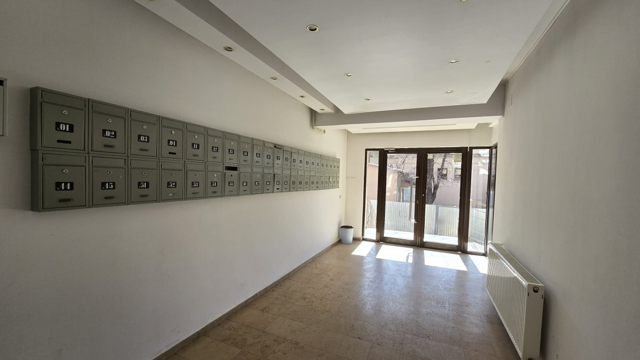 Apartament spatios de 4 camere.