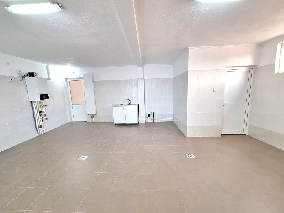 Spatiu multifunctional Calinesti cu deschidere la DN7