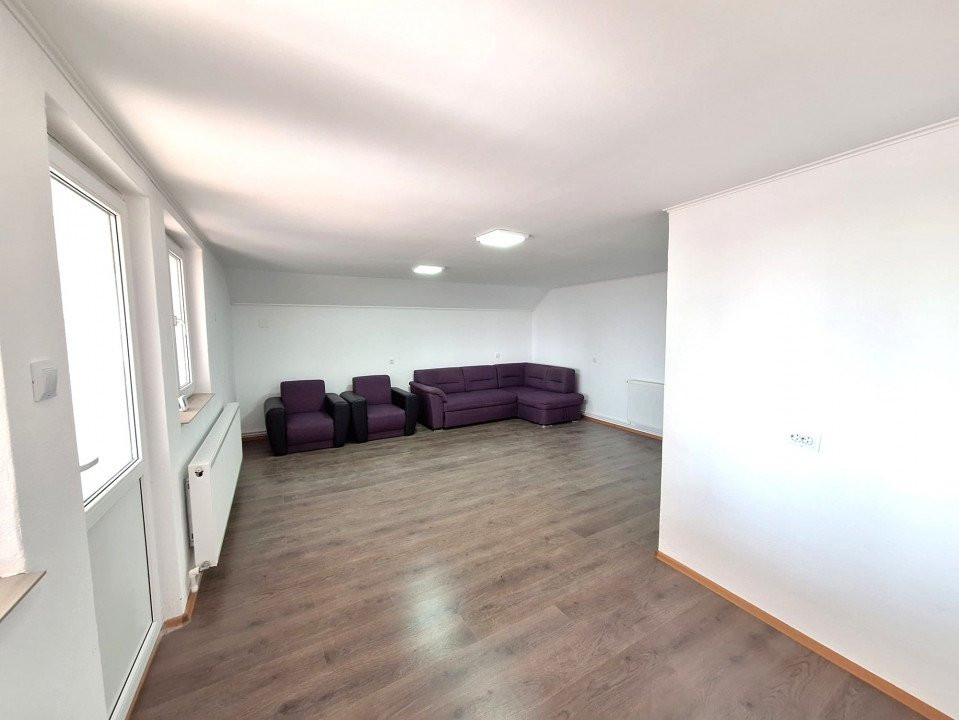 Spatiu multifunctional Calinesti cu deschidere la DN7