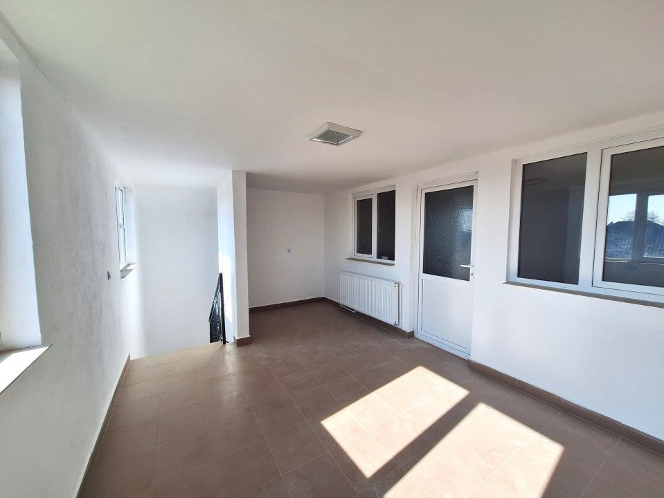 Spatiu multifunctional Calinesti cu deschidere la DN7