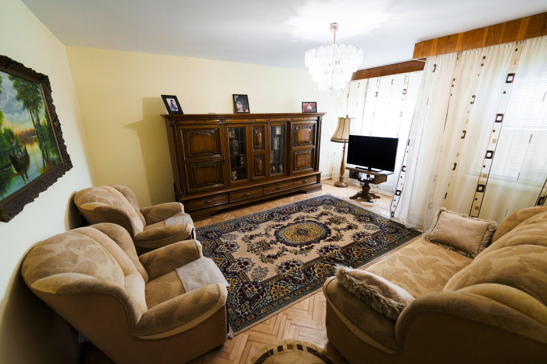 Apartament 3 camere decomandate McDonald‘s