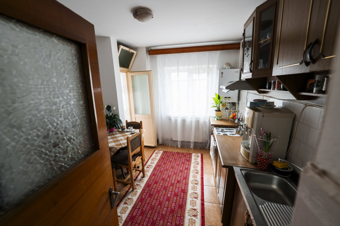 Apartament 3 camere decomandate McDonald‘s