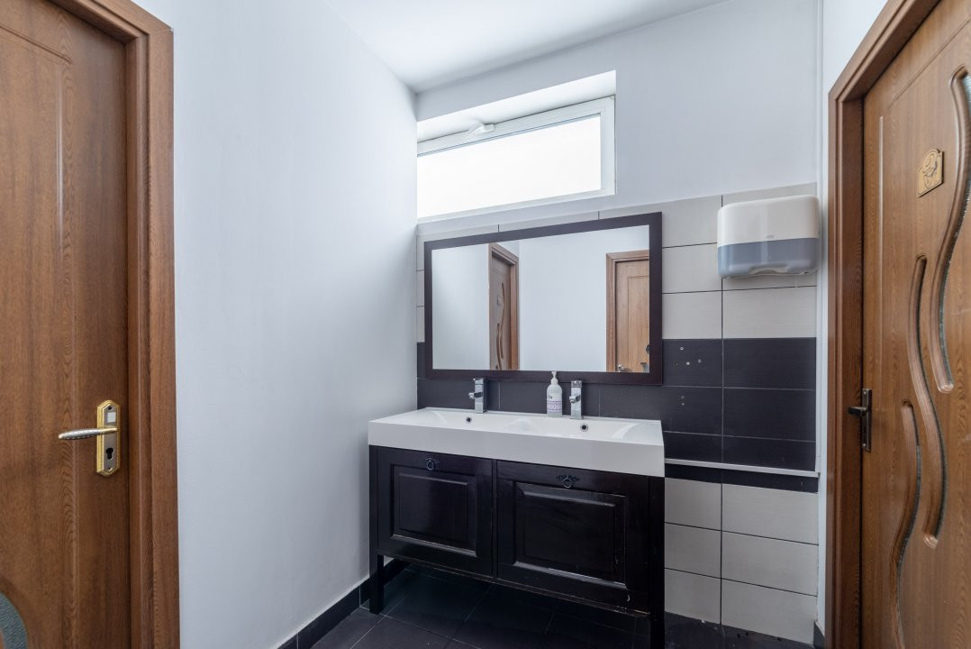 Casa P+3E+M cu spatiu comercial - ultracentral Pitesti