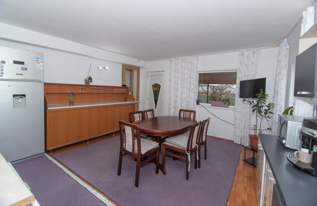 Două case la marginea pădurii – Proprietate de vânzare în Bascov!