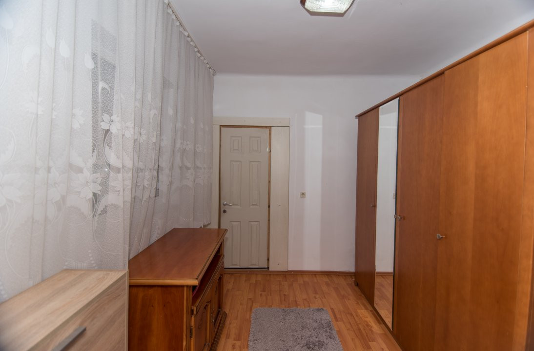 Două case la marginea pădurii – Proprietate de vânzare în Bascov!