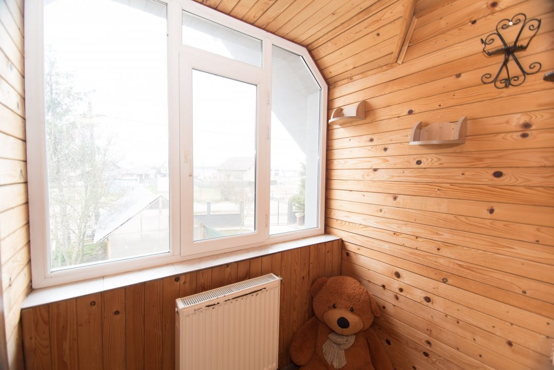 Două case la marginea pădurii – Proprietate de vânzare în Bascov!