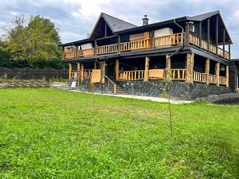  Pensiunea cu lac si ciubar Nucsoara-Arges-Afacere la Cheie