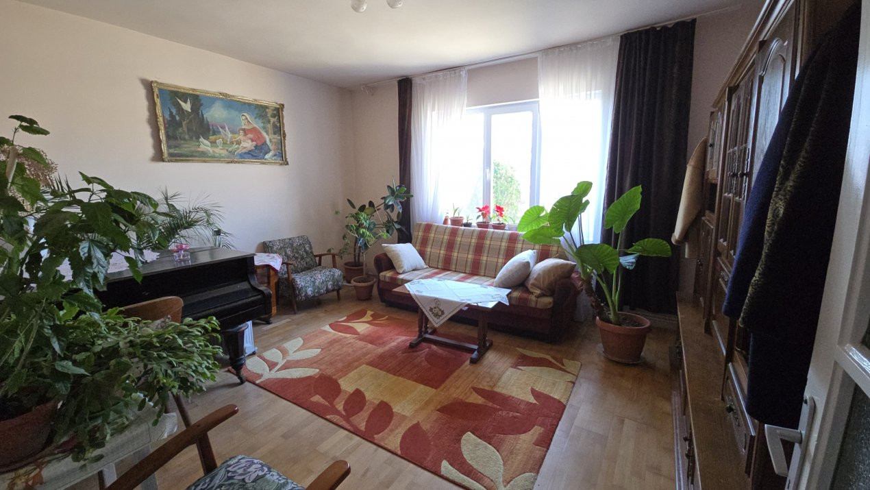 De vanzare casa spatioasa cu gradina zona Baritiu