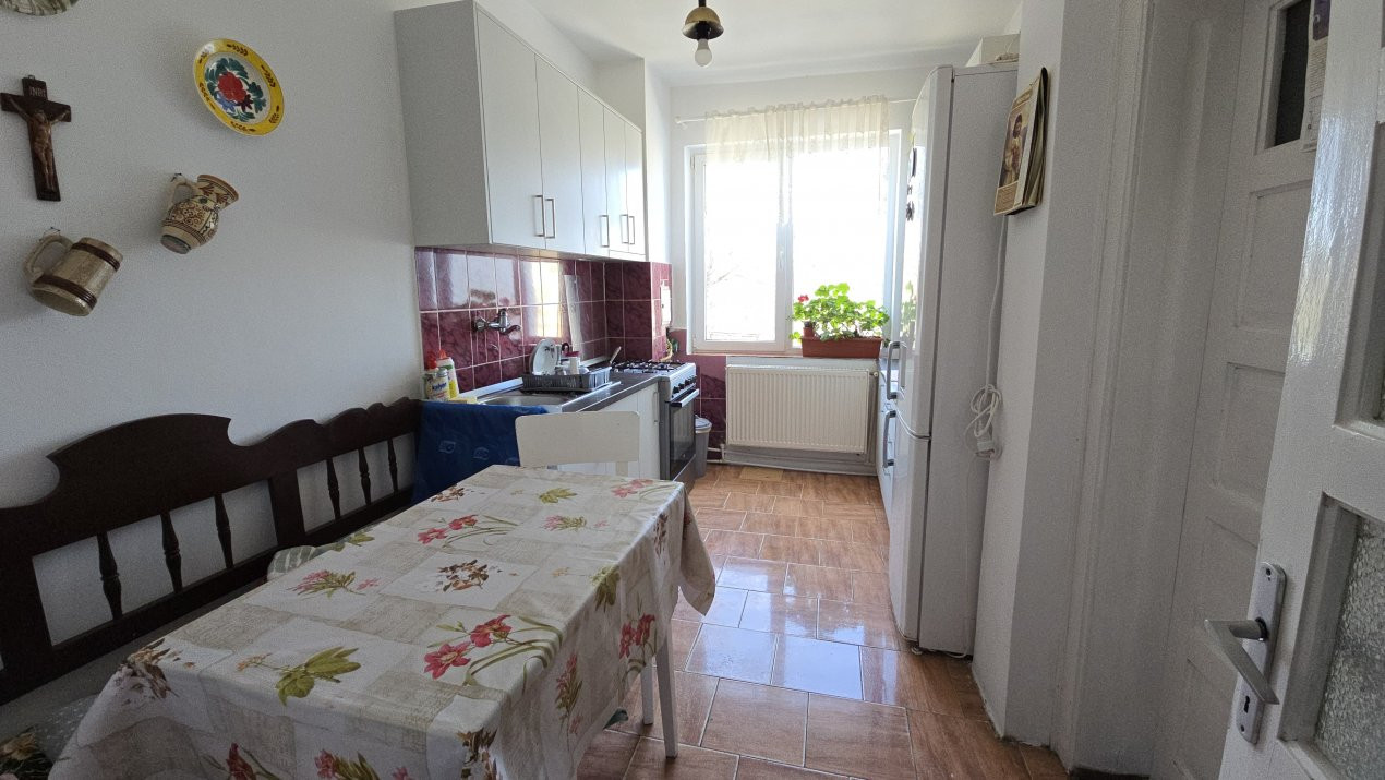 De vanzare casa spatioasa cu gradina zona Baritiu