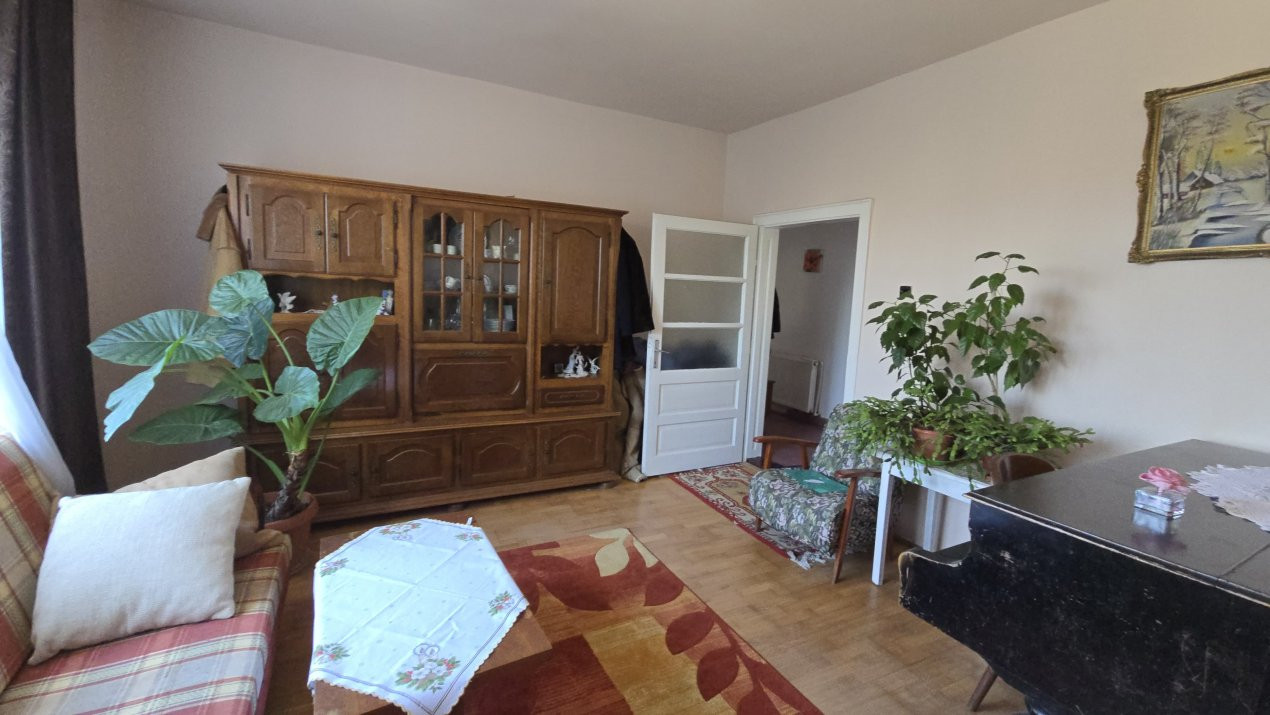 De vanzare casa spatioasa cu gradina zona Baritiu