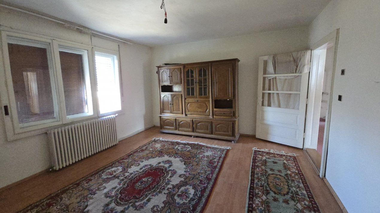 De vanzare casa spatioasa cu gradina zona Baritiu