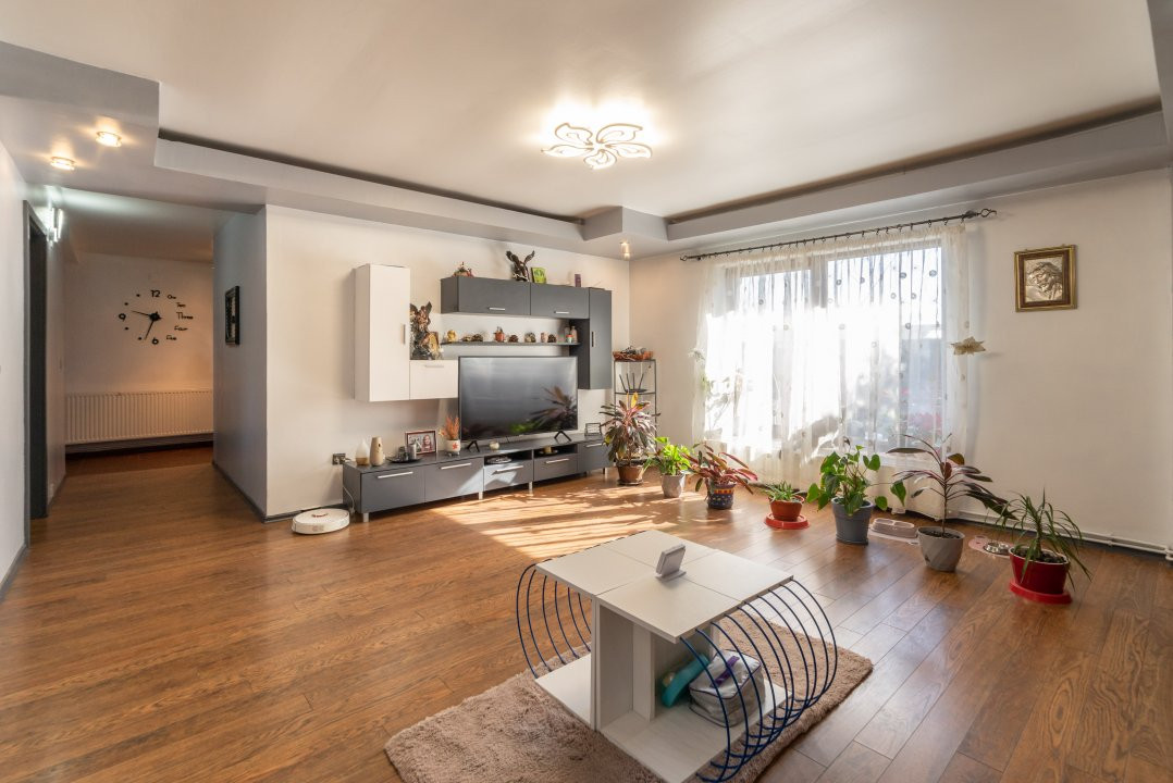 0% Comision ! CASA  ARGESELU  parter +etaj !