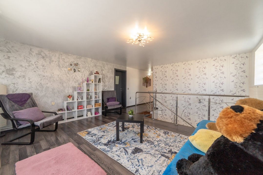 0% Comision ! CASA  ARGESELU  parter +etaj !
