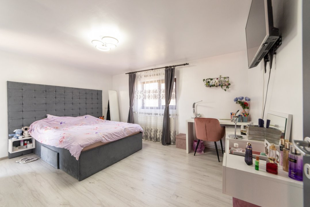 0% Comision ! CASA  ARGESELU  parter +etaj !