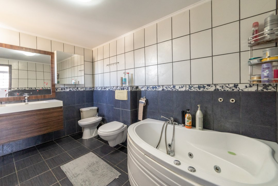 0% Comision ! CASA  ARGESELU  parter +etaj !