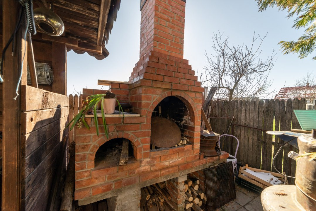 0% Comision ! CASA  ARGESELU  parter +etaj !