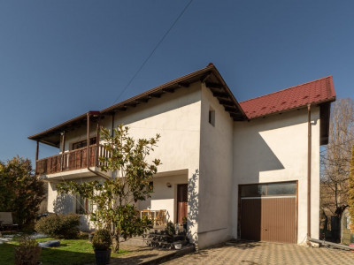 0% Comision ! CASA  ARGESELU  parter +etaj !