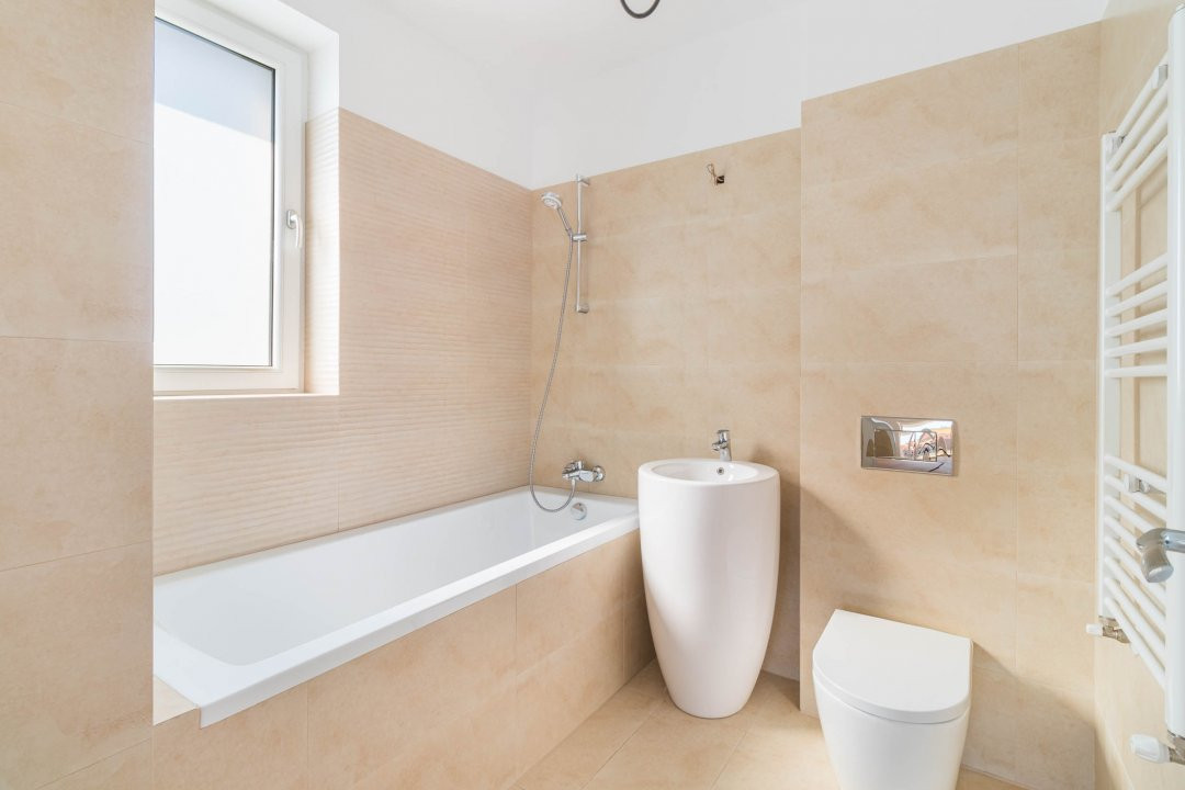 Apartament 3 camere Sisesti - vedere catre lac