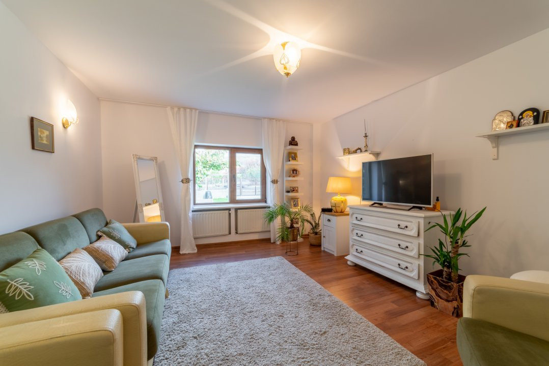 Casa Topoloveni - curte si livada, 3000 mp teren