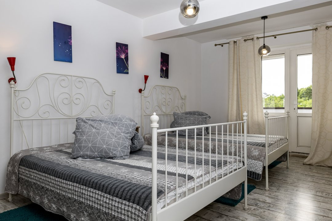 Afacere functionala - MOTEL si CAMPING cu terasa, piscina si lacuri pescuit