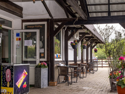 Afacere functionala - MOTEL si CAMPING cu terasa, piscina si lacuri pescuit
