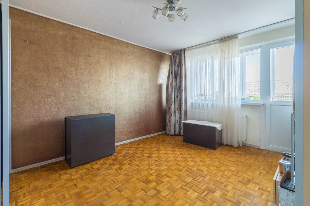 2 camere, etaj 5/7 pe Str. Toporasi cu loc de parcare