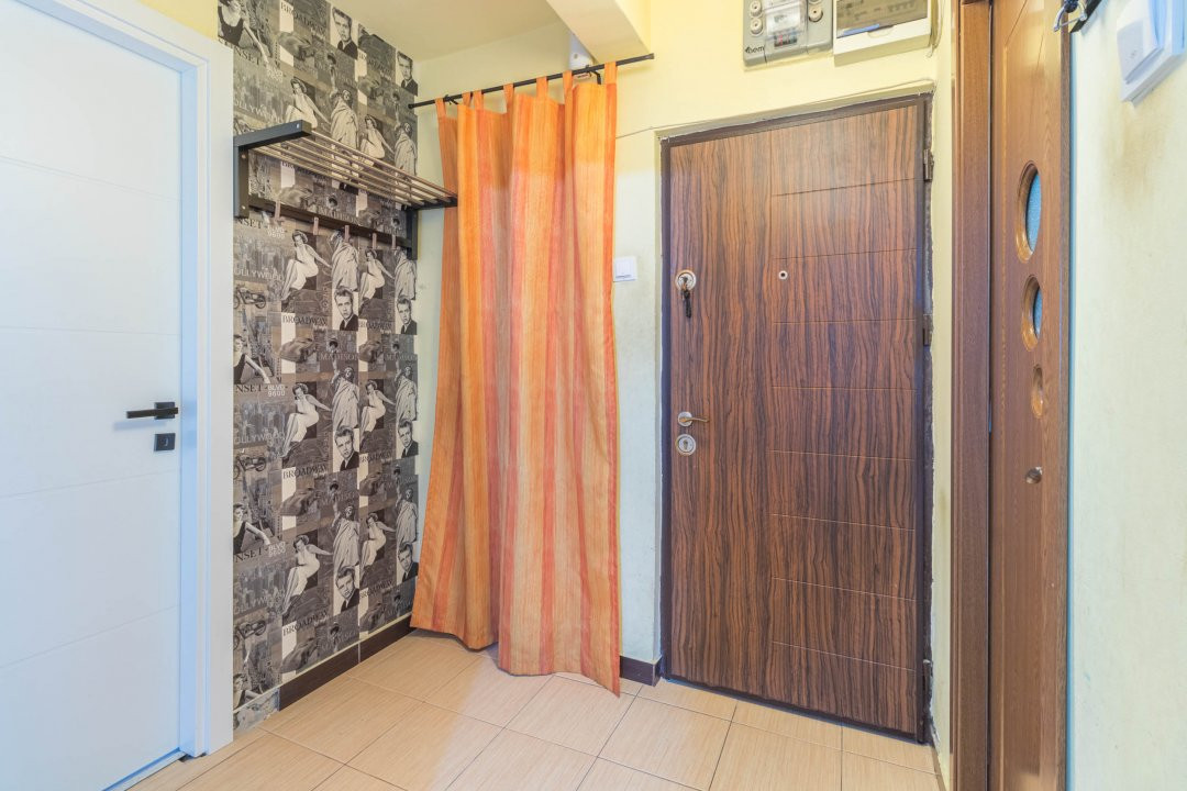 2 camere, etaj 5/7 pe Str. Toporasi cu loc de parcare