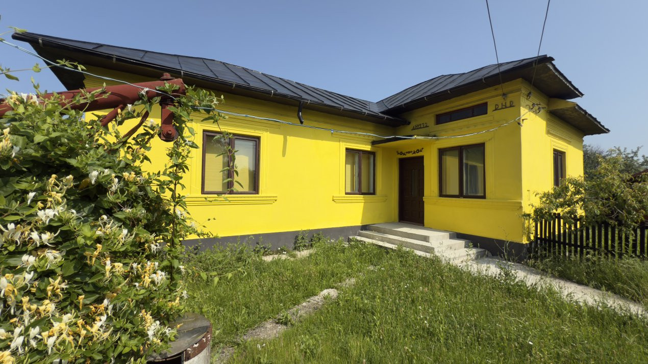 Casa la tara cu teren generos in zona Cateasca -Jud. Arges!