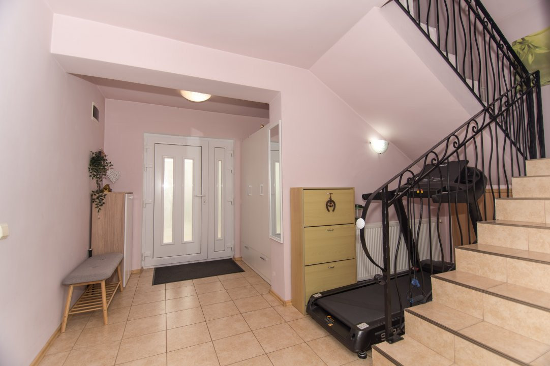 Casa spatioasa, teren generos – Stefanesti, Arges. 0% Comision