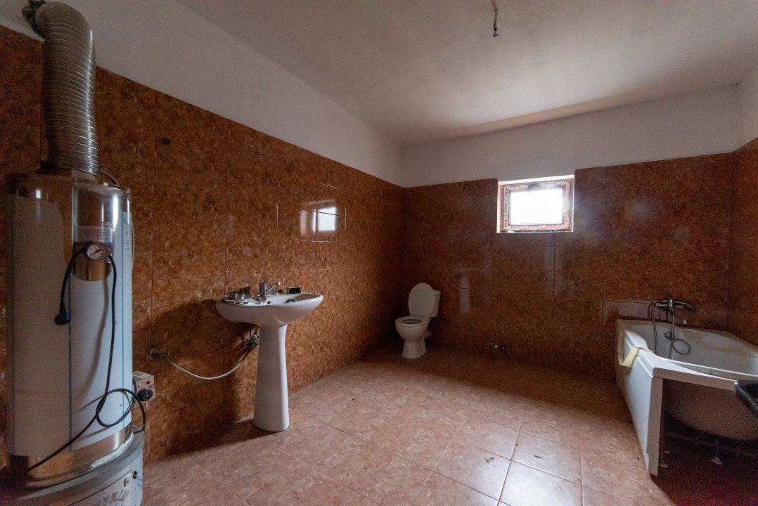 0% Comision !  Casa P + 1 + teren 1000 mp - in comuna Fagetelu 