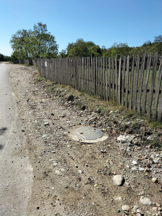 Teren intravilan de vânzare în Berevoiești, Argeș – 2542 mp -raul Bratia!