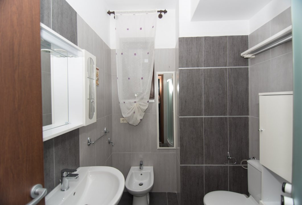 Apartament 2 camere decomandat etaj 1 Gavana