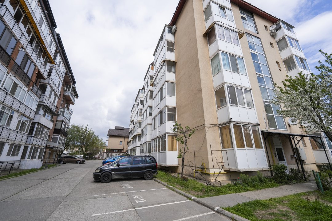 Apartament spatios 2 camere Craiovita Noua-zona Promenada Mall