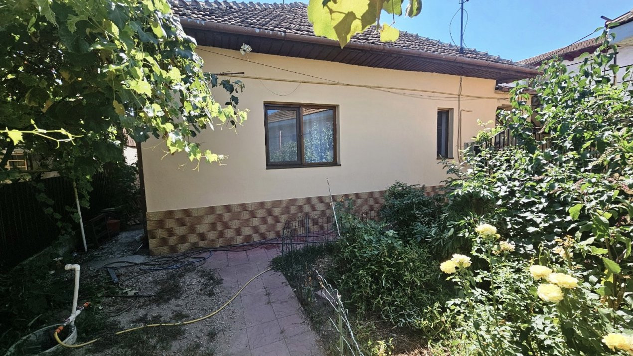 Casă și teren de vânzare Tg Jiu