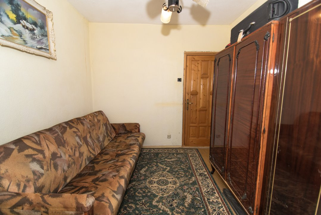 Apartament 4 camere decomandat Costesti, jud. Arges