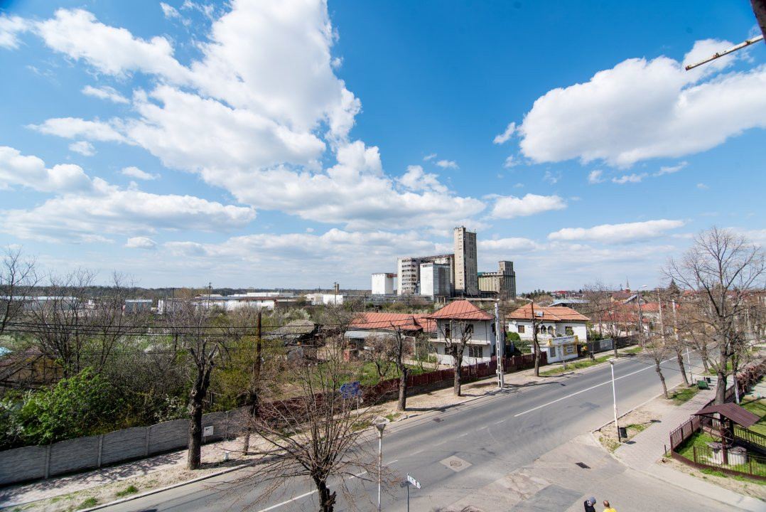 Apartament decomandat Costesti - zona excelenta